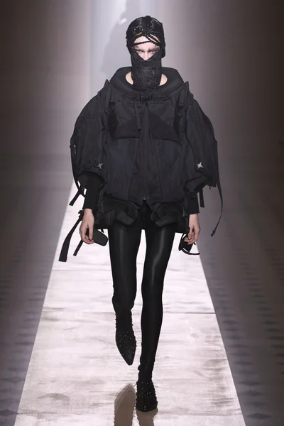 Look 4